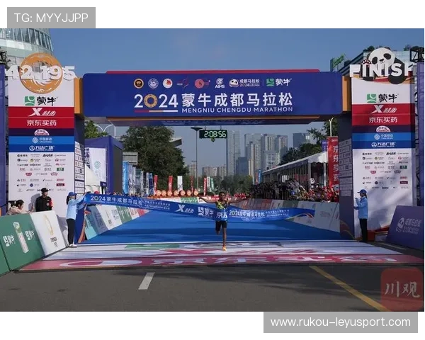 _城市马拉松：超过两万人参赛，刷新纪录_，城市马拉松第一名多少钱